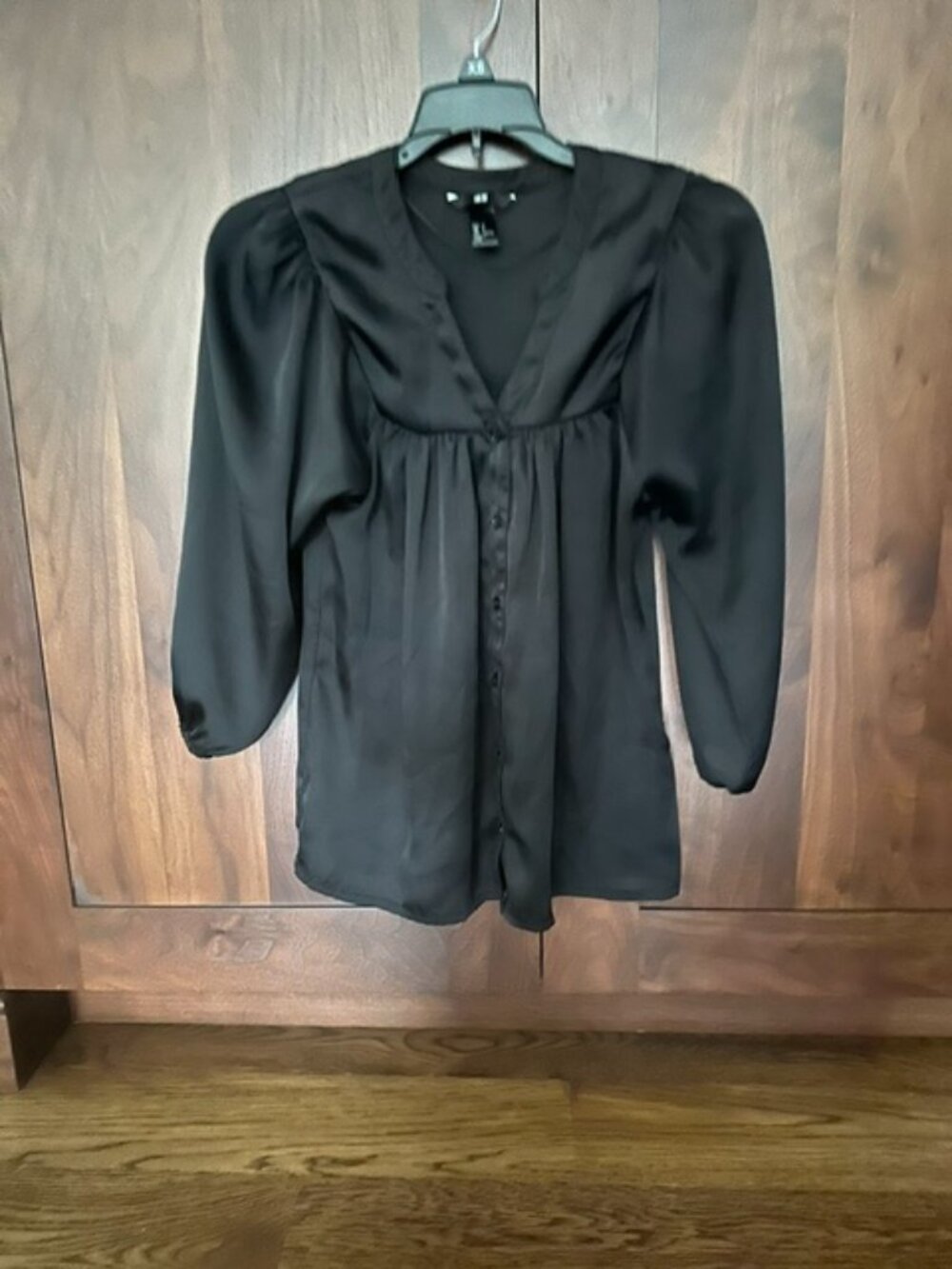 H&M satin blouse XS